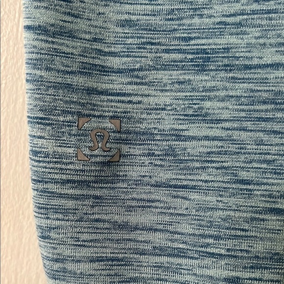 Lululemon Men's Blue Athletic Shirt - Picture 2 of 5